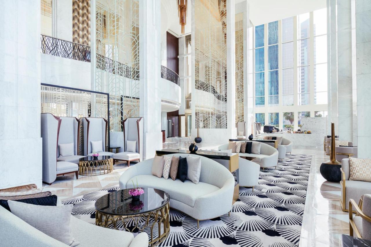 Wyndham Grand Doha West Bay Beach Eksteriør billede The lobby of the hotel