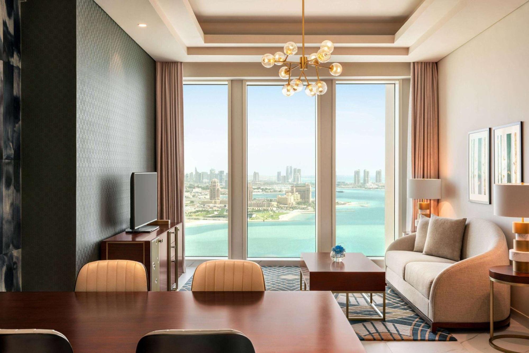 Wyndham Grand Doha West Bay Beach Eksteriør billede A living room at the hotel