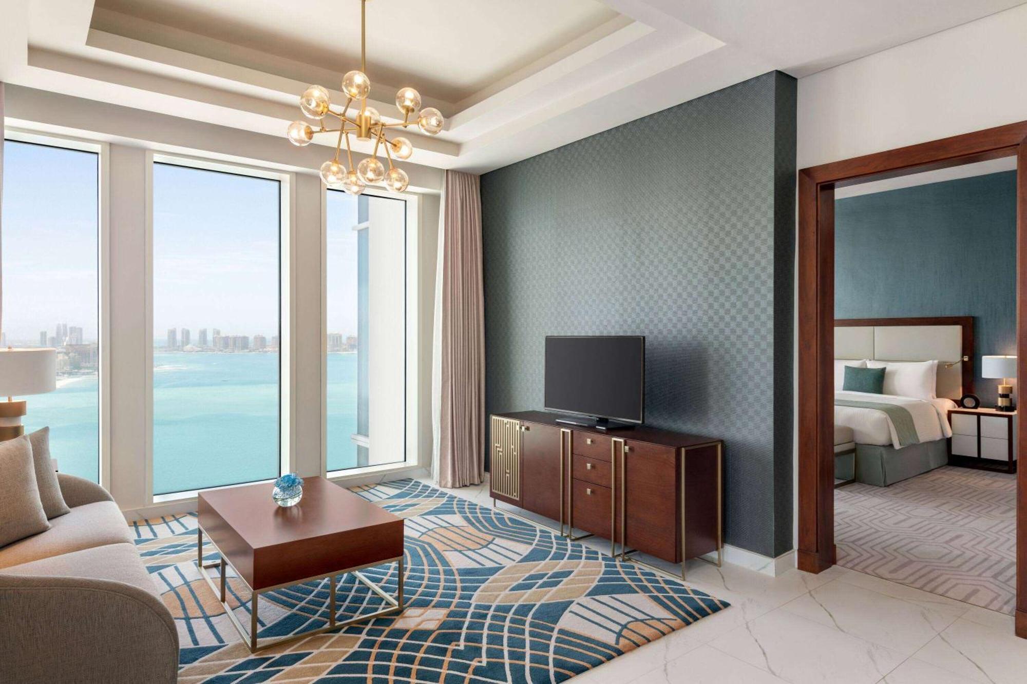 Wyndham Grand Doha West Bay Beach Eksteriør billede A suite at the hotel
